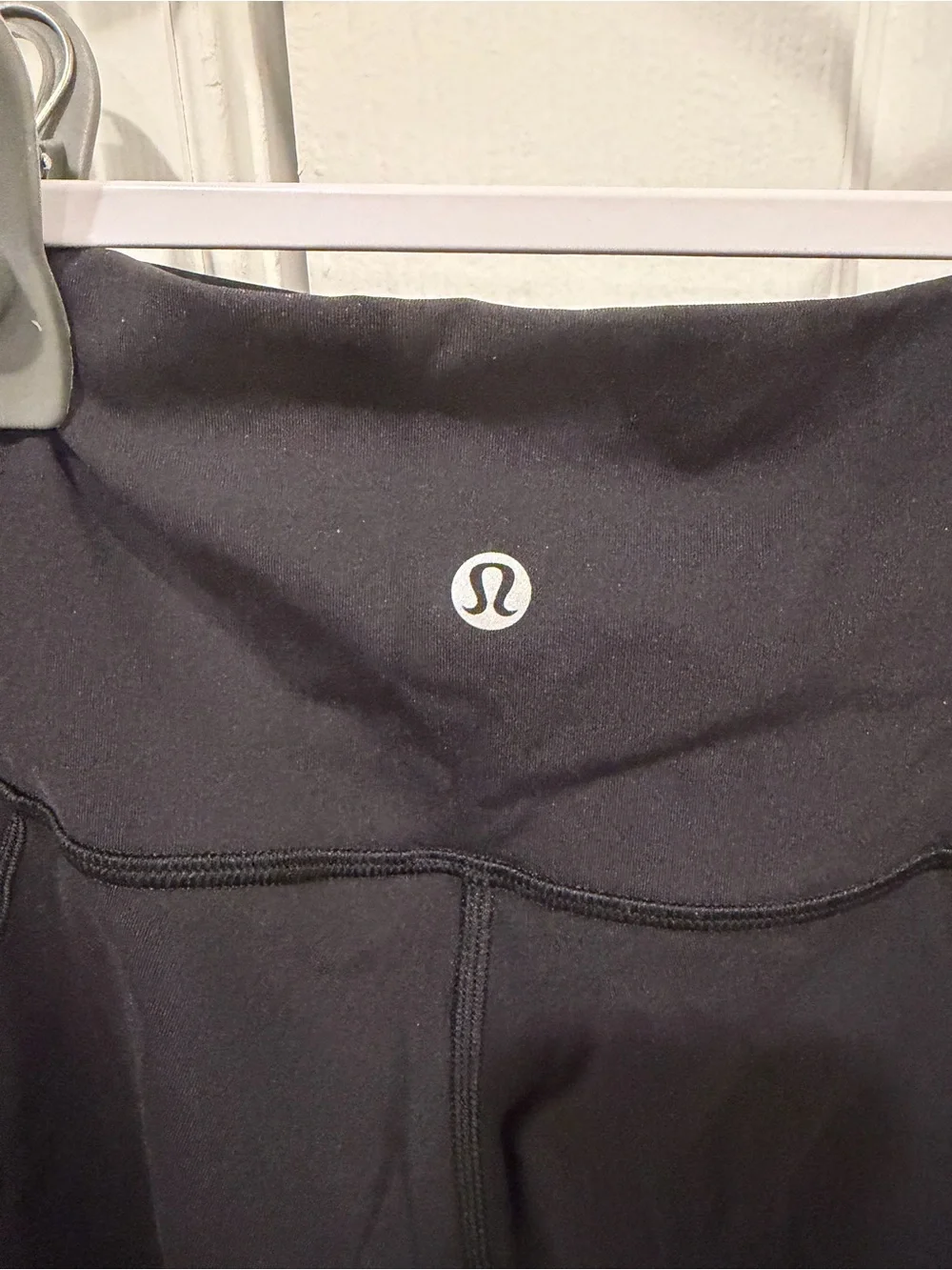 Pre-Owned Lululemon Wunder Under HR Crop Black High Rise Mesh Panel, Sz 8